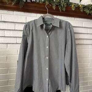 Lauren Ralph Lauren Women's XL Black and White Striped Non-Iron Button Up Long S